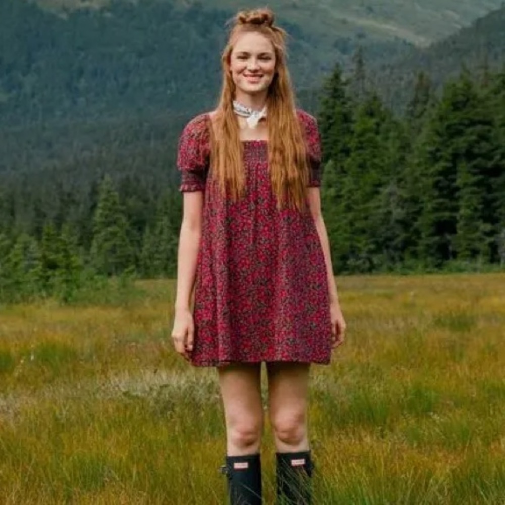 American Eagle Smocked Floral Puff Sleeve Dress